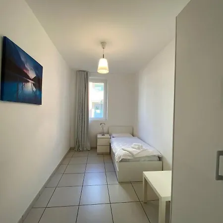 4 Bedroom With Pool & Jacuzzi Apartment