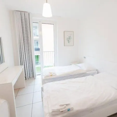 4 Bedroom With Pool & Jacuzzi Maccagno