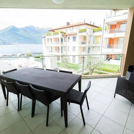 Apartment 4 Bedroom With Pool & Jacuzzi *