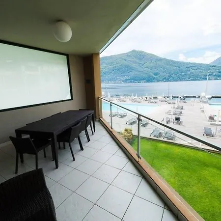 Apartment 4 Bedroom With Pool & Jacuzzi *